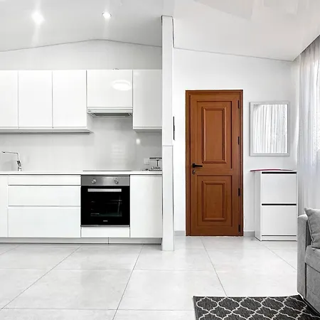 Fantastic Vacation By The Ocean Apartment