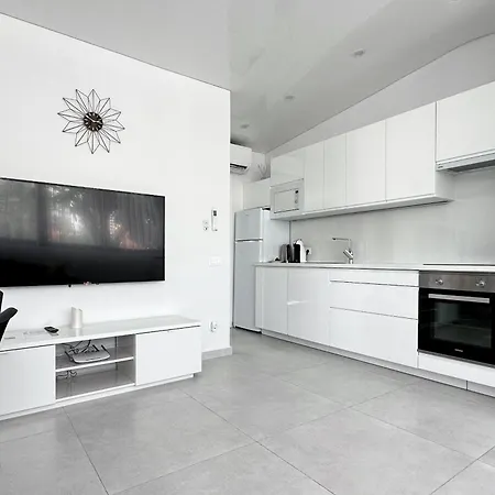 Fantastic Vacation By The Ocean *