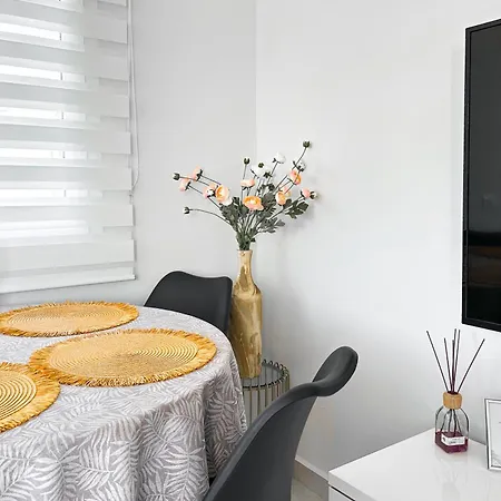 Fantastic Vacation By The Ocean Apartment *