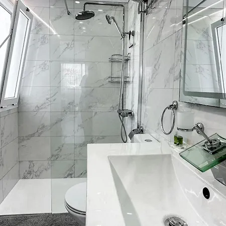 Fantastic Vacation By The Ocean Apartment