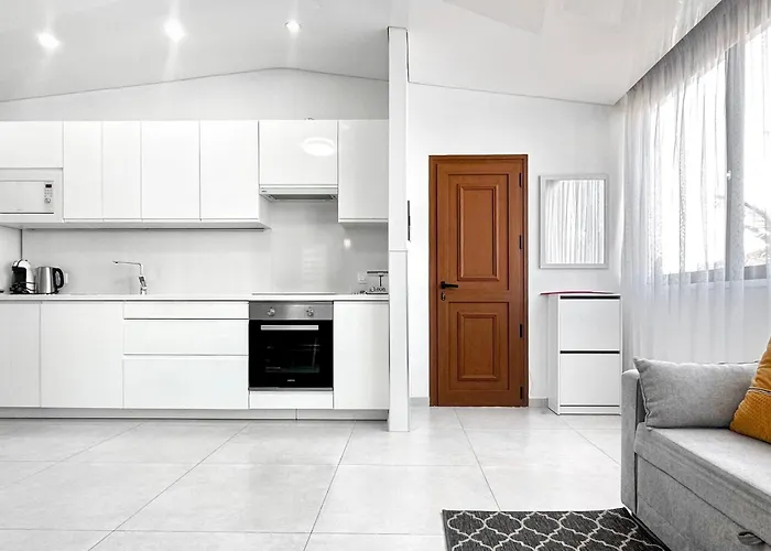 Fantastic Vacation By The Ocean Apartment