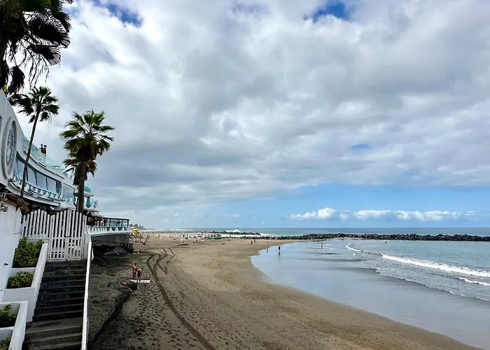 Fantastic Vacation By The Ocean *